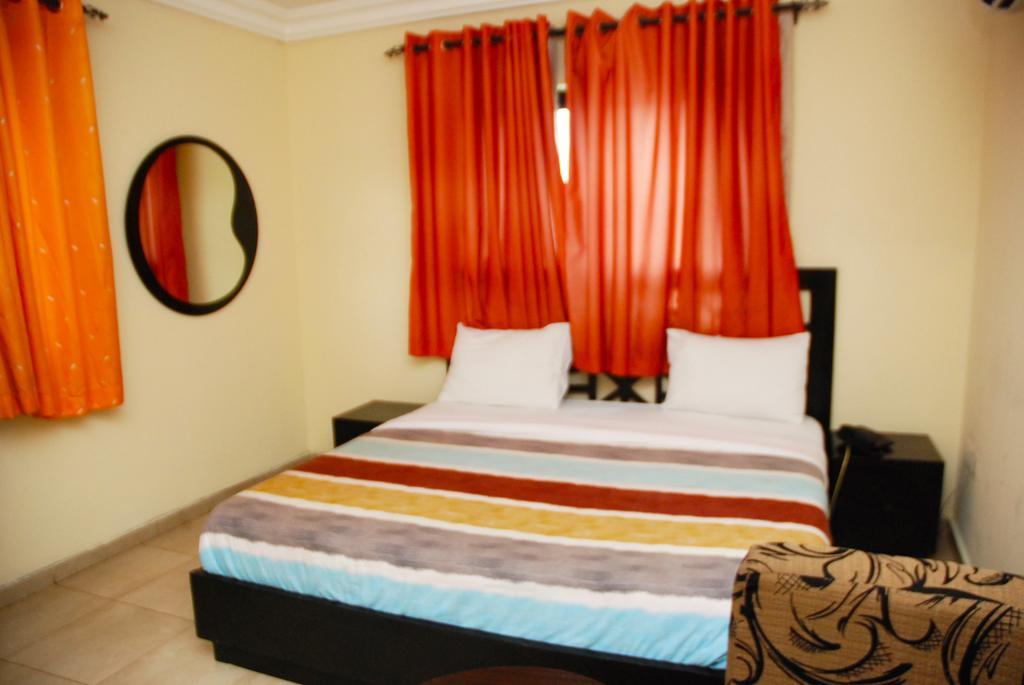 Knightsbridge Hotel Ikeja Exteriör bild